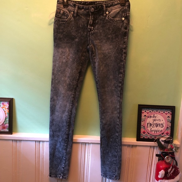 WallFlower Stretch Denim Jeans - Picture 1 of 6